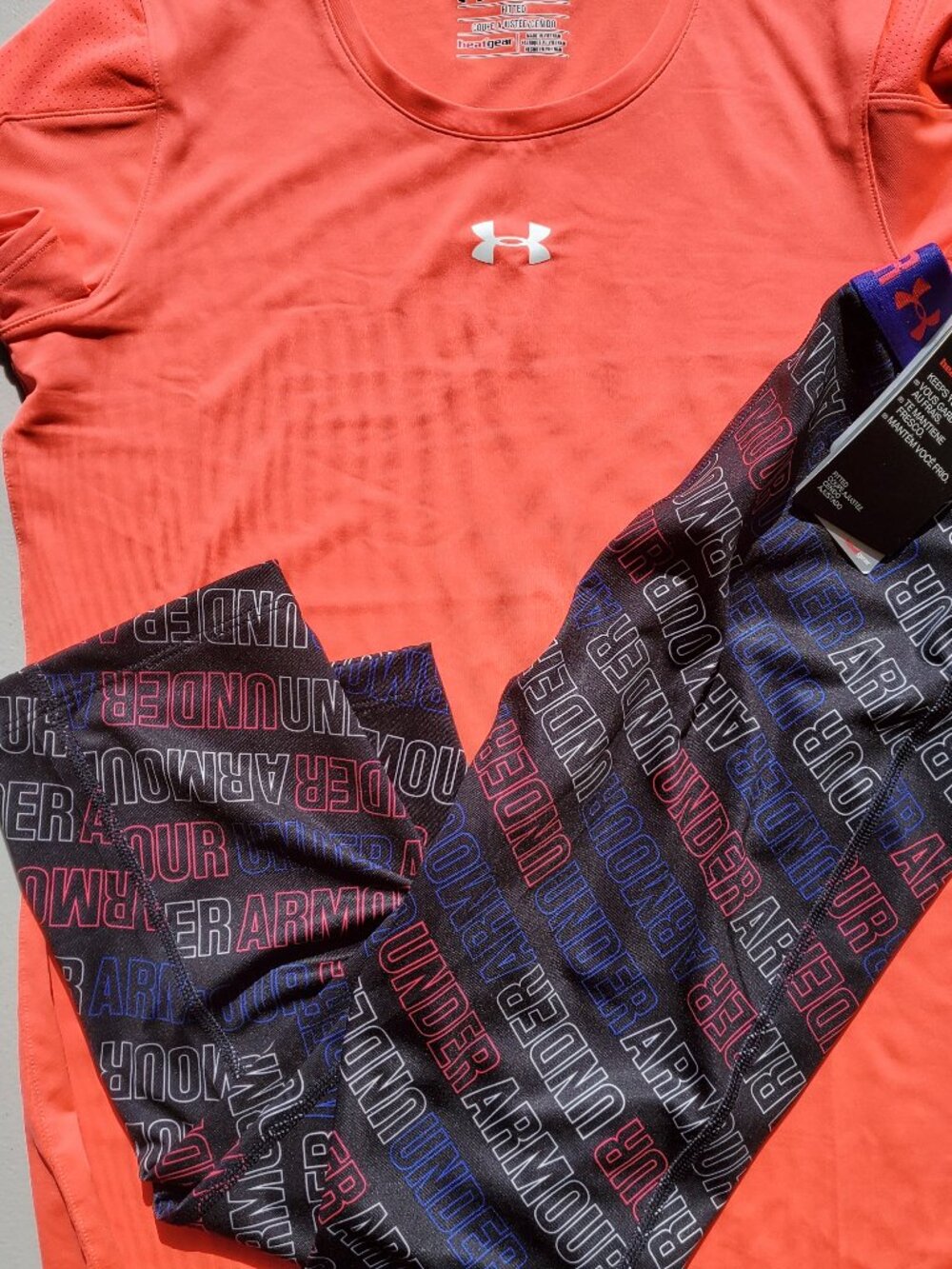 2pc Under Armour Girls Large Capri Leggings w/ T-Shirt  Black NEW w. Tag